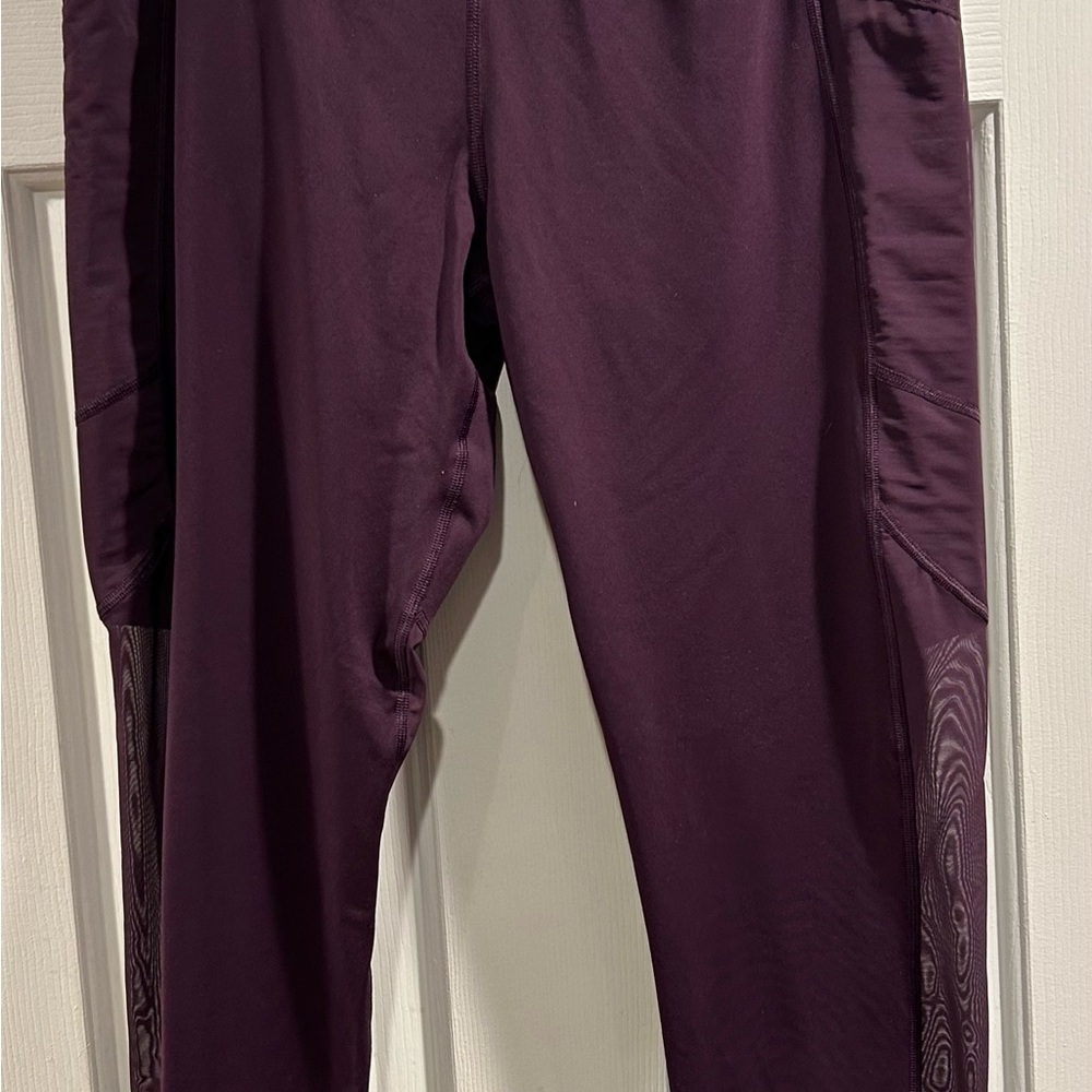 Victoria Secret Sport Knockout Purple Leggings with Mesh Detail, Size XL